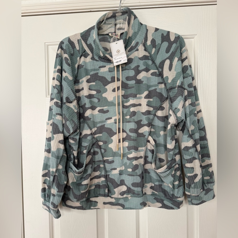 BiBi Camouflage Pullover size large NEW